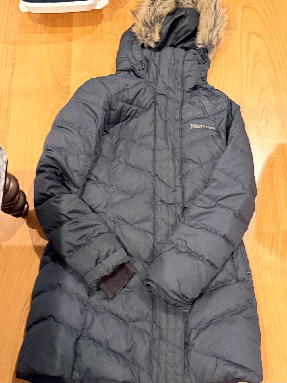 Marmot women’s XS' Dark grey  Puffer Coat with Faux Fur Hood